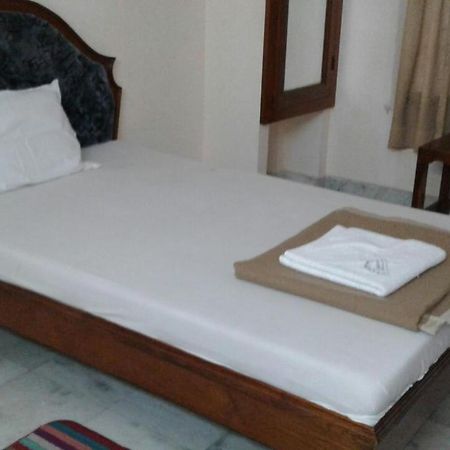Hotel Geethanjali Residency บาดราเชลัม ภายนอก รูปภาพ