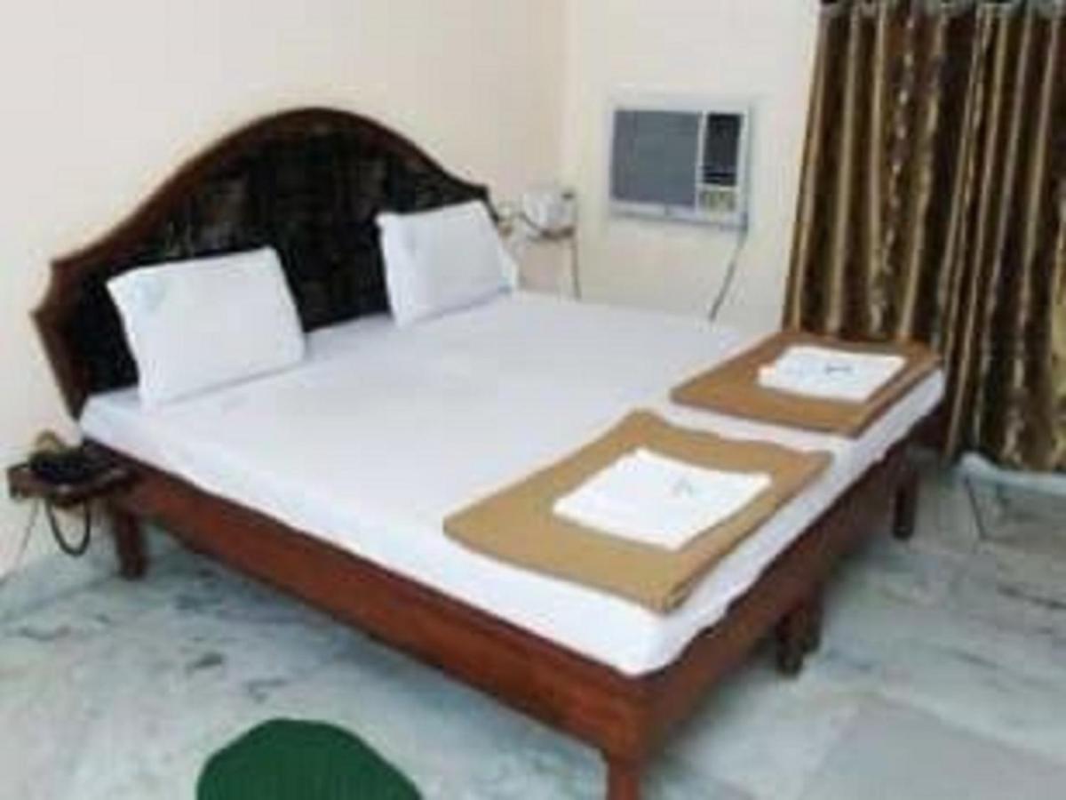 Hotel Geethanjali Residency บาดราเชลัม ภายนอก รูปภาพ
